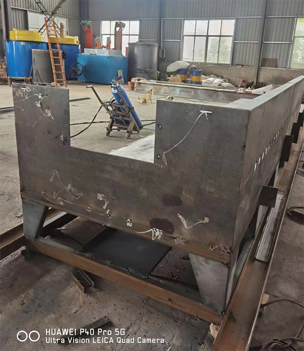 230KW網(wǎng)帶式汽車離合器片燒結(jié)爐開始制造